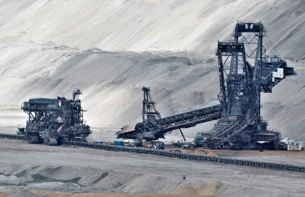 Industrial extraction and quarry operations